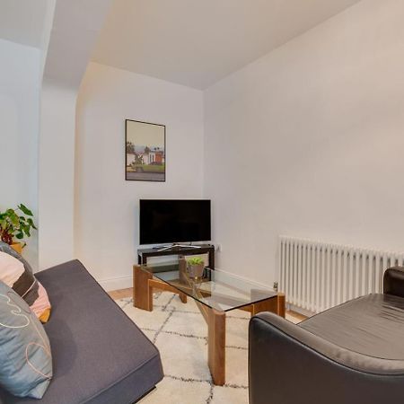 Central Brighton Flat, 3 Bedrooms, Sleeps 6, Close To Shops And Beach 外观 照片