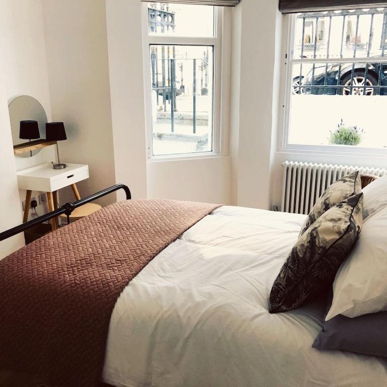Central Brighton Flat, 3 Bedrooms, Sleeps 6, Close To Shops And Beach 外观 照片