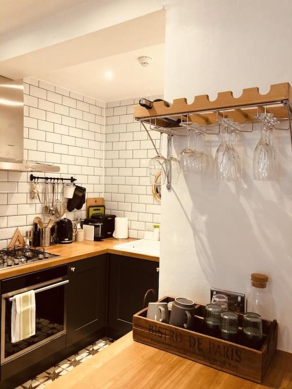 Central Brighton Flat, 3 Bedrooms, Sleeps 6, Close To Shops And Beach 外观 照片